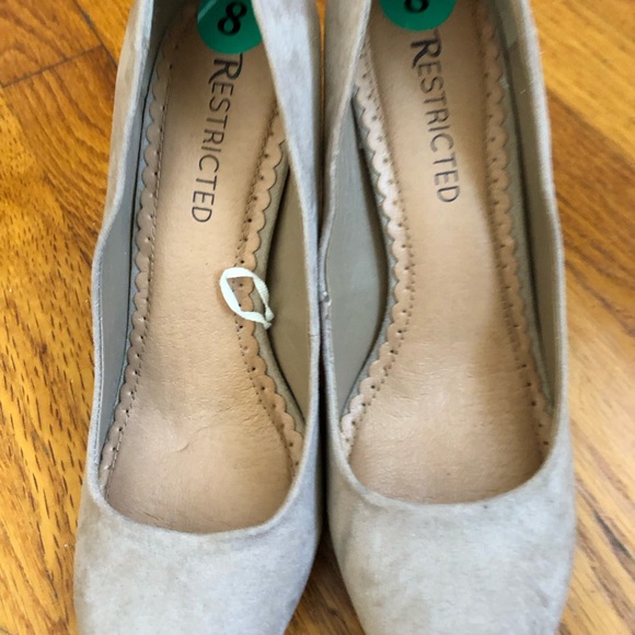 Restricted Women's Elegant Tan Heels - Picture 3 of 5